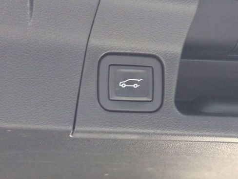 Used 2019 GMC Acadia SLT FWD image 15