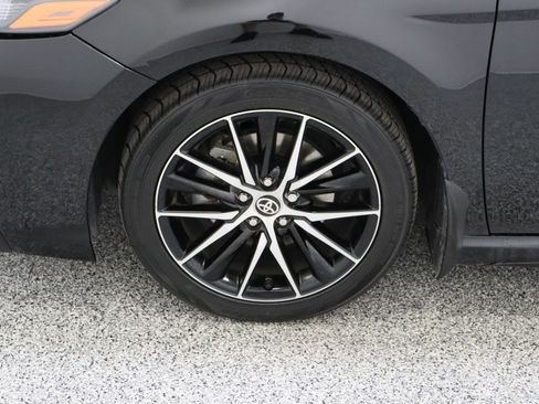 Used 2023 Toyota Camry SE FWD image 11