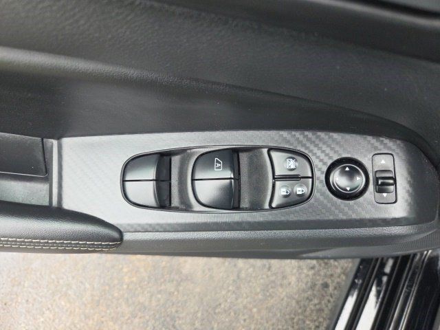 Used 2025 Nissan Altima 2.5 SV FWD image 12