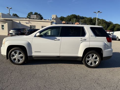 Used 2017 GMC Terrain SLE FWD image 4