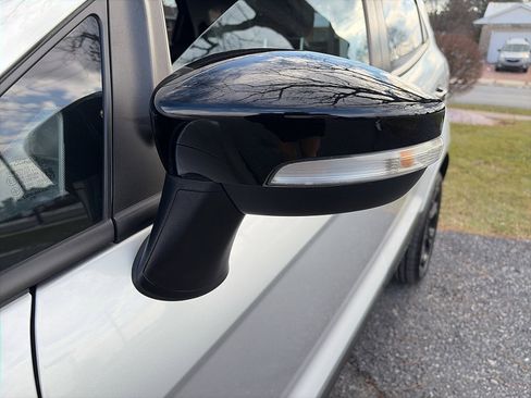 Used 2022 Ford EcoSport SES image 12