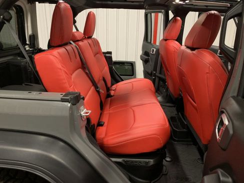 Used 2023 Jeep Wrangler Unlimited w/ Sun & Screen Package image 48