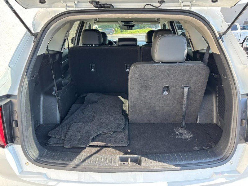 Used 2021 Kia Sorento S FWD image 11