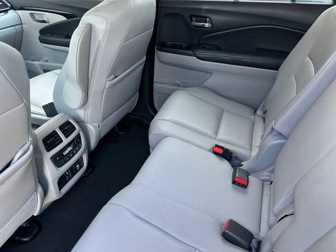 Used 2019 Honda Pilot Touring image 13