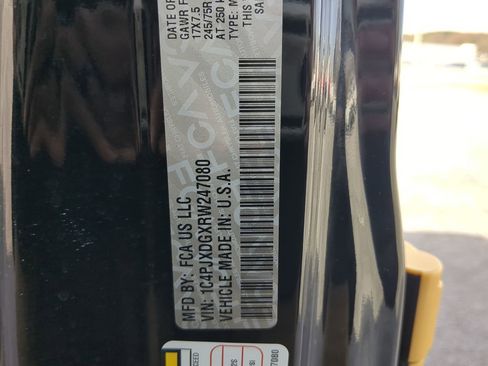 Certified 2024 Jeep Wrangler Sport S image 27