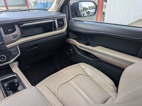 Used 2024 Ford Expedition Max Limited AWD/4WD image 14