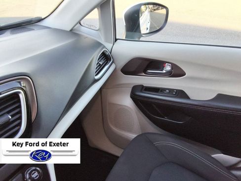 Used 2023 Chrysler Voyager LX FWD image 41