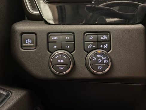 Used 2023 Chevrolet Silverado 1500 LTZ AWD/4WD image 21