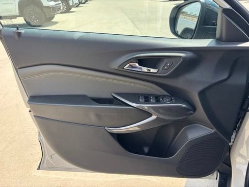 New 2026 Chevrolet Trax ACTIV w/ Driver Confidence Package FWD image 17