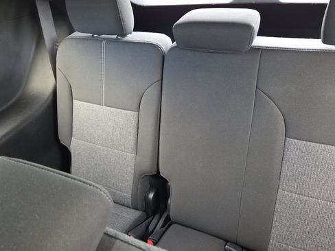 Used 2025 GMC Acadia Elevation image 10