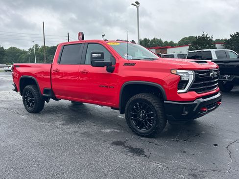 Used 2025 Chevrolet Silverado 2500 LT w/ Trail Boss Package AWD/4WD image 2