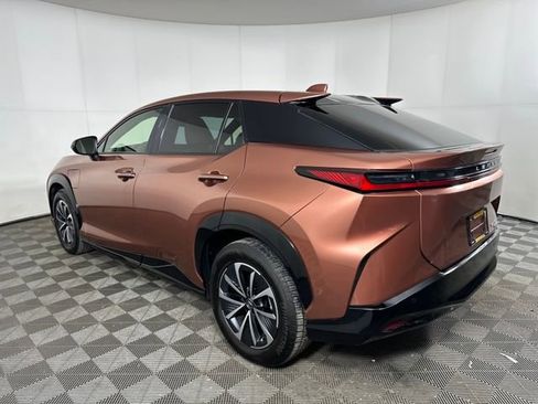 Used 2025 Lexus RZ 450e image 5