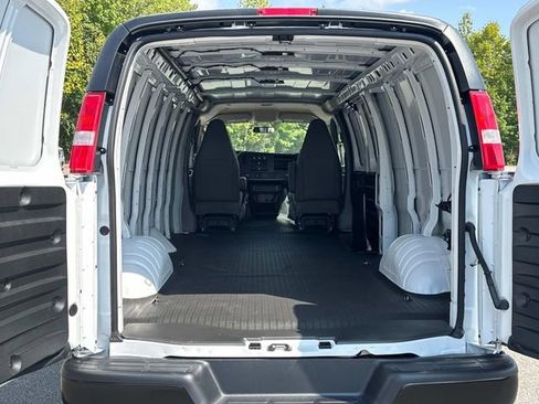 New 2025 Chevrolet Express 3500 Extended w/ Driver Convenience Package image 15