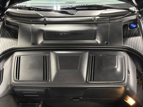 Used 2017 Porsche Macan Turbo image 9