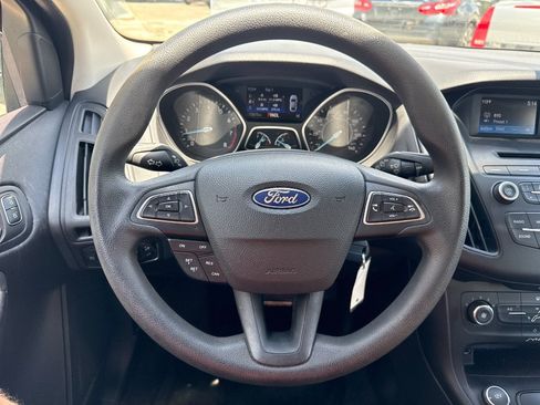 Used 2015 Ford Focus SE FWD image 13