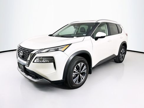 Used 2023 Nissan Rogue SV w/ SV Premium Package image 3