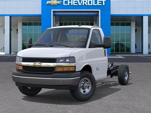 New 2025 Chevrolet Express 3500 w/ Power Convenience Package image 6