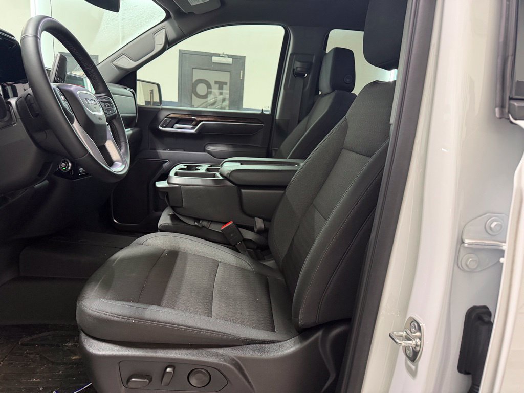 Used 2026 GMC Sierra 1500 Elevation w/ Elevation Select Package AWD/4WD image 17