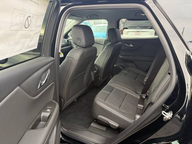 New 2025 Chevrolet Blazer LT w/ Midnight/Sport Edition AWD/4WD image 10