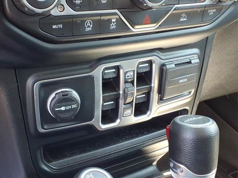 Used 2023 Jeep Gladiator Sport AWD/4WD image 7