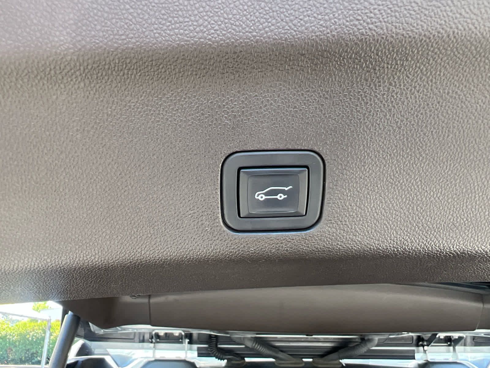 Used 2024 Chevrolet Tahoe LT AWD/4WD image 13