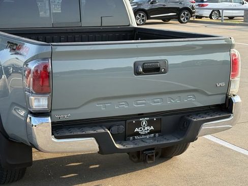 Used 2022 Toyota Tacoma TRD Off-Road AWD/4WD image 6