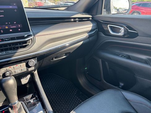 Used 2025 Jeep Compass Trailhawk w/ Trailer Tow Group image 34