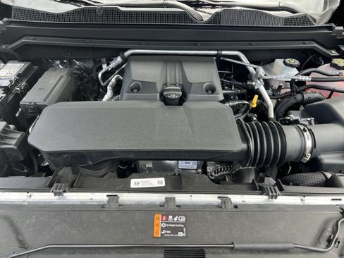 Used 2025 Chevrolet Colorado Trail Boss AWD/4WD image 30