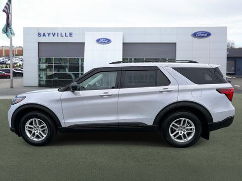 Used 2026 Ford Explorer Active AWD/4WD image 2