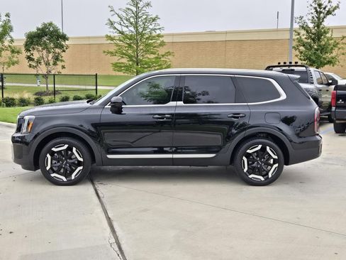 Used 2025 Kia Telluride EX w/ EX Captain's Chair Package FWD image 3
