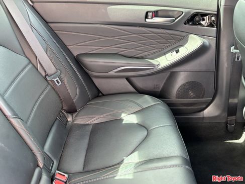 Used 2021 Toyota Avalon Limited FWD image 14