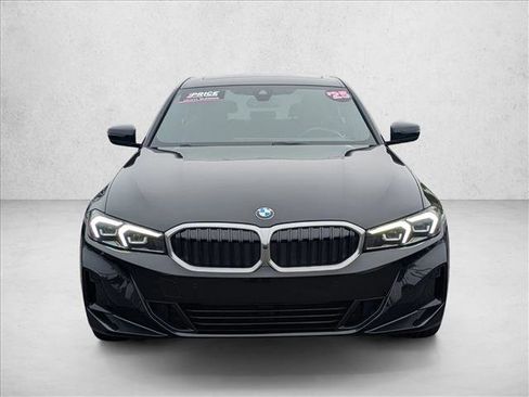 Used 2025 BMW 330i Sedan image 2