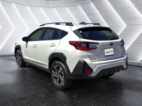 Used 2024 Subaru Crosstrek 2.0i Premium image 2