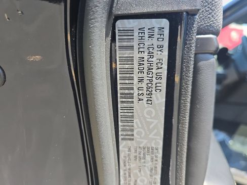 Certified 2023 Jeep Grand Cherokee Altitude AWD/4WD image 35