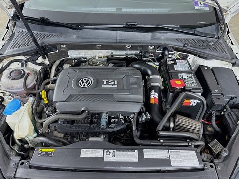 Used 2019 Volkswagen Golf R 4-Door image 30