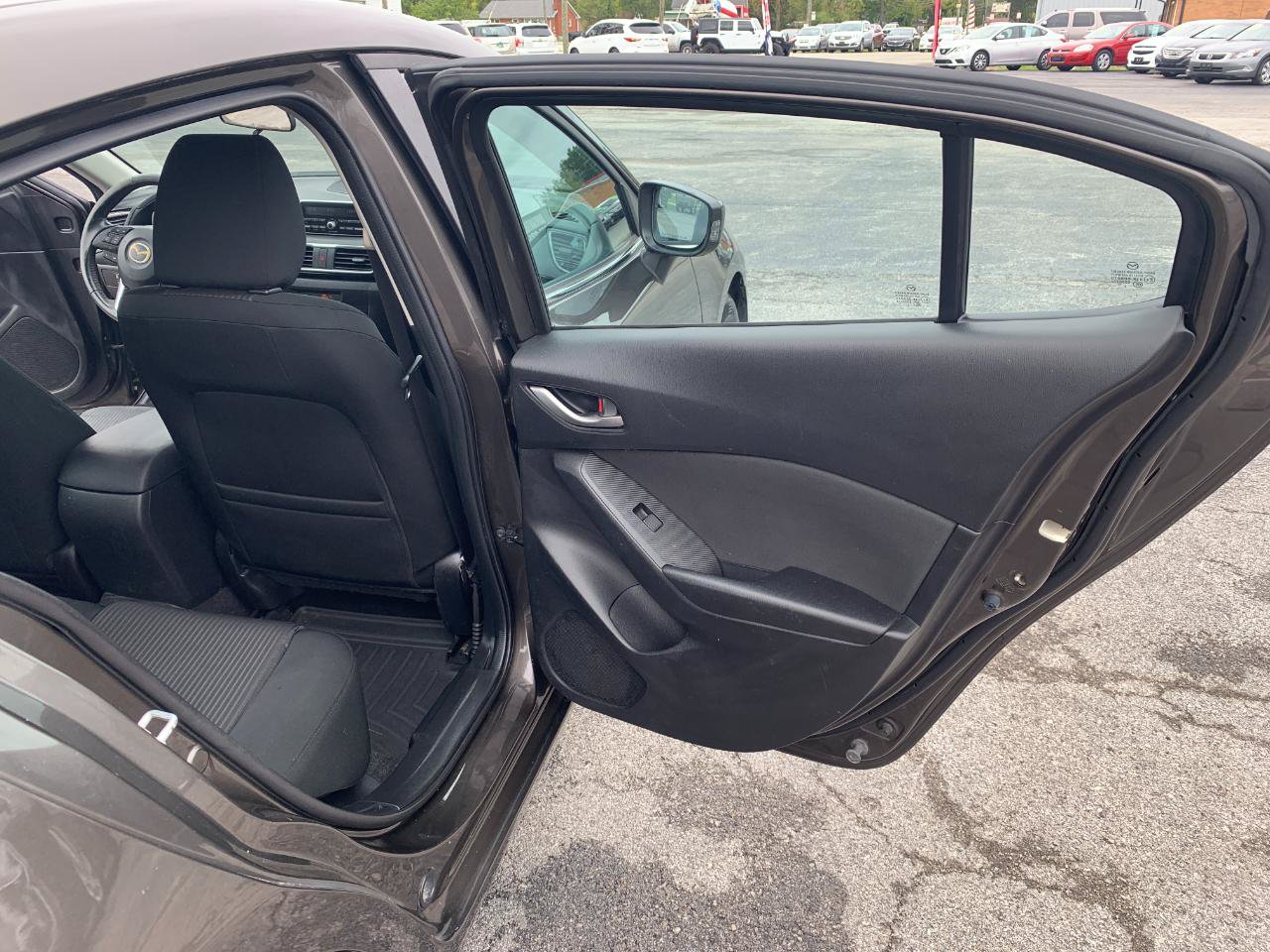 Used 2014 MAZDA MAZDA3 i Touring FWD image 27