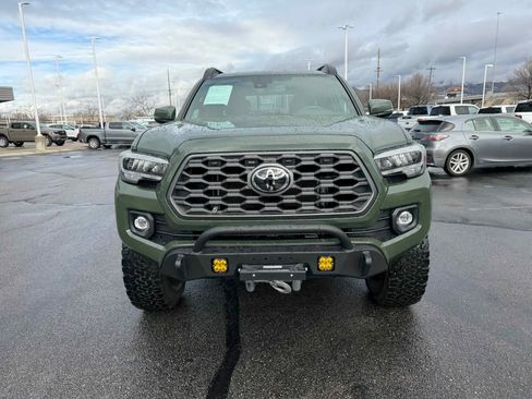 Used 2022 Toyota Tacoma TRD Off-Road image 12