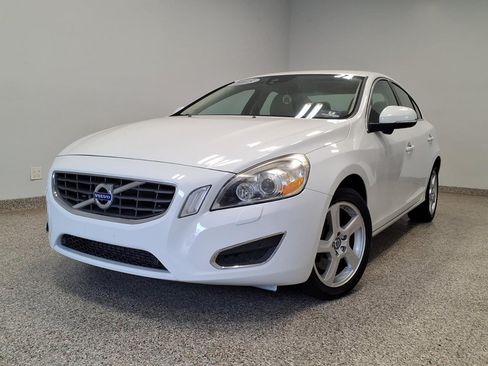 Used 2013 Volvo S60 T5 Platinum w/ Climate Package AWD/4WD image 1