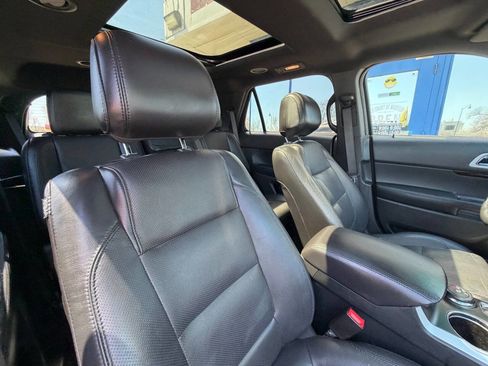 Used 2014 Ford Explorer Limited w/ Equipment Group 301A AWD/4WD image 46