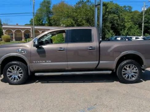Used 2018 Nissan Titan Platinum Reserve w/ Platinum Utility Package image 5