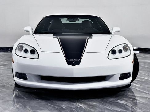 Used 2006 Chevrolet Corvette Coupe w/ Preferred Equipment Group image 7