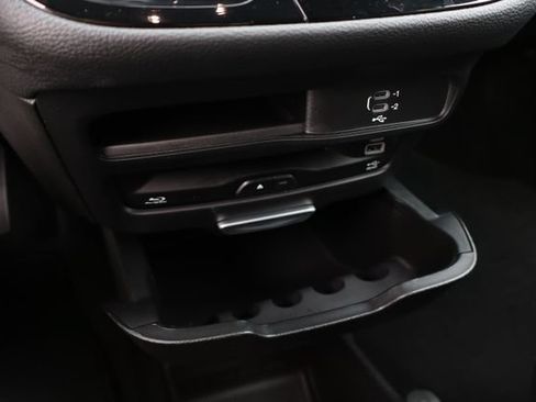 Used 2026 Chrysler Pacifica Select AWD/4WD image 29