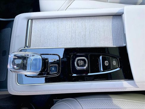 New 2026 Volvo XC90 T8 Plus w/ Protection Package AWD/4WD image 10