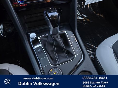 New 2025 Volkswagen Taos SE image 15