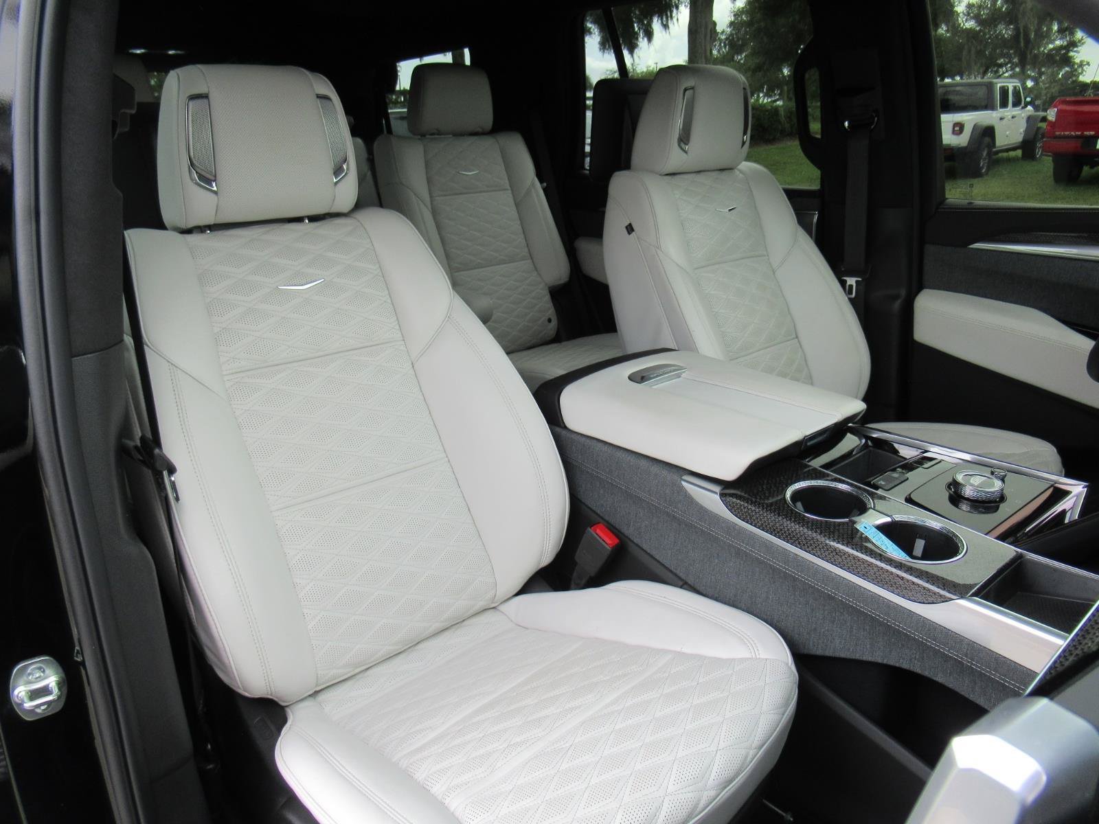 Certified 2025 Cadillac Escalade V AWD/4WD image 10