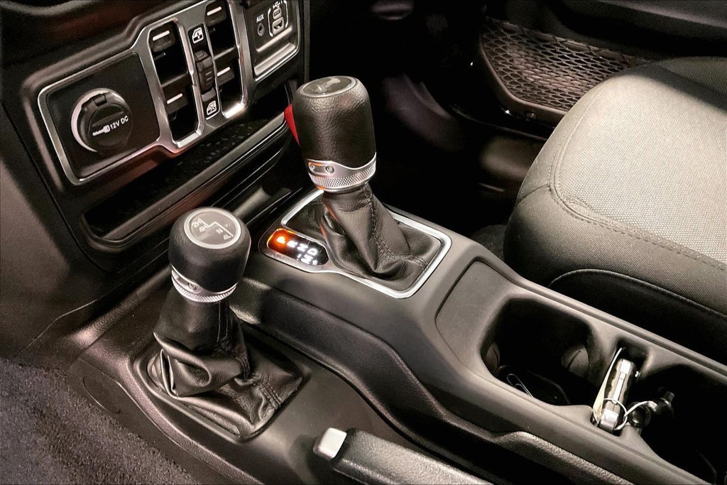 Used 2022 Jeep Wrangler Unlimited Sport AWD/4WD image 19
