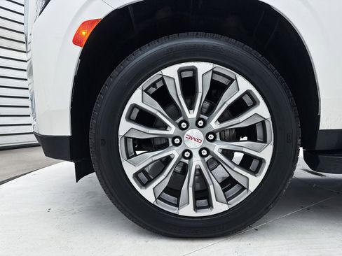 Used 2021 GMC Yukon Denali image 17