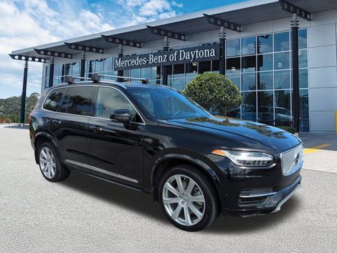Used 2017 Volvo XC90 T8 Inscription w/ Vision Package image 2
