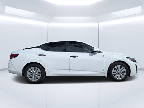 Used 2024 Nissan Sentra S image 2