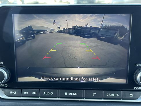 Used 2024 Nissan Rogue SV AWD/4WD image 11